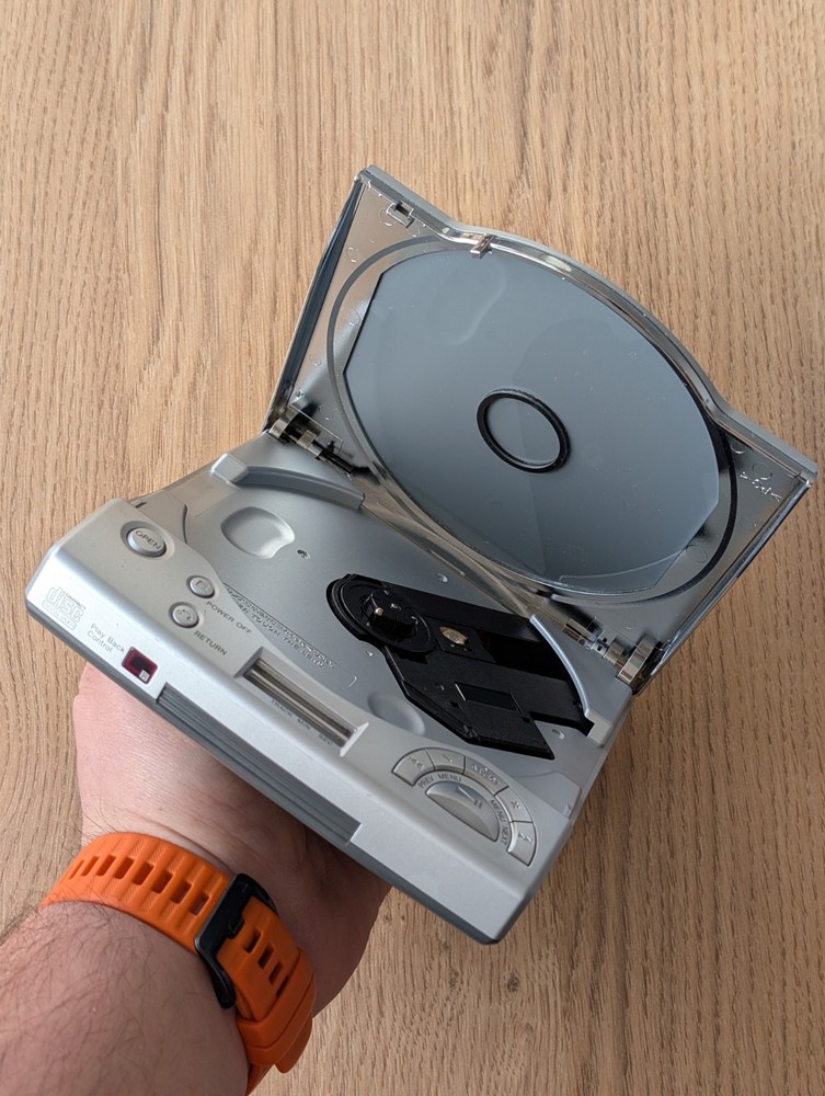 SONY D-V7000 Discman & VCD Portable Player, Tested & Working