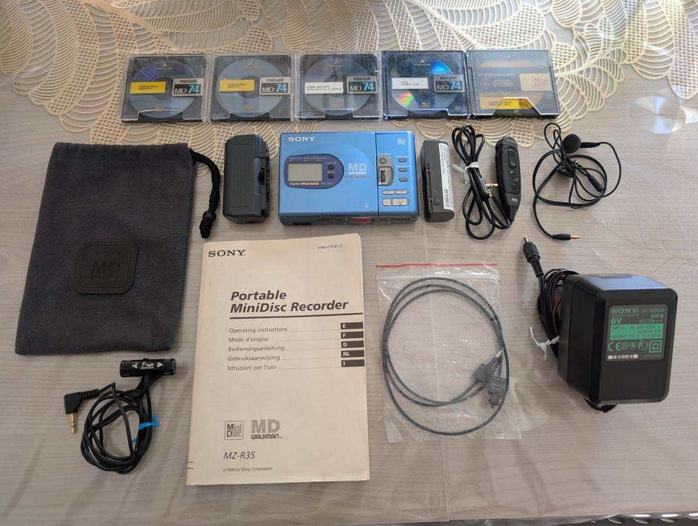 Mindisc Sony MZ-R35 Complete with Accessories MINT