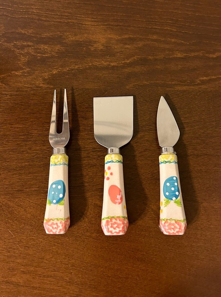 Temptations Tara 12” Easter Egg Hunt Platter Utensils Wooden Serving Paddle EUC