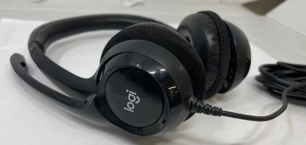 Logitech H390 Wired USB On-Ear Stereo Headset w/ Mic