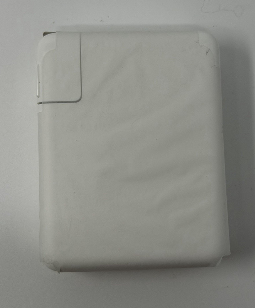 APPLE 140W UCB-C Power Adapter For MacBook/MacBook Air