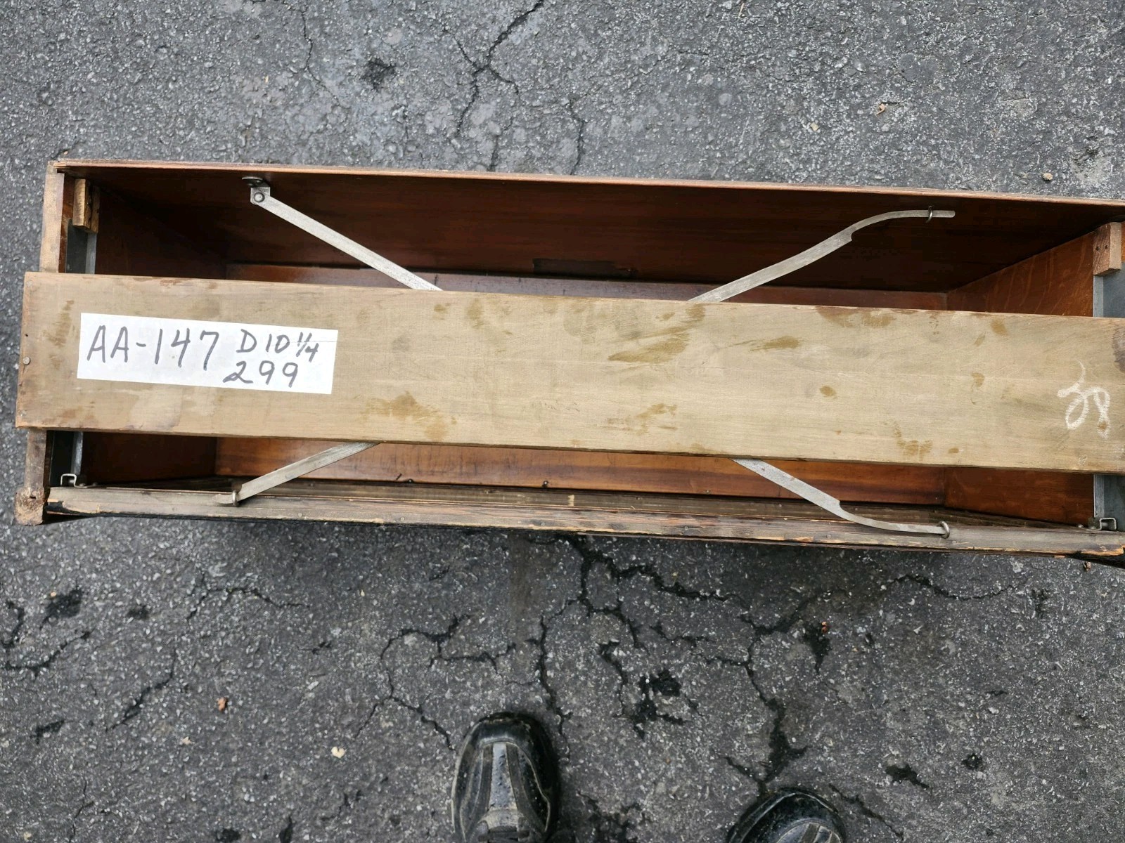 Globe-Wernicke Tiger Oak D 10 1/4 Grade 299 Section