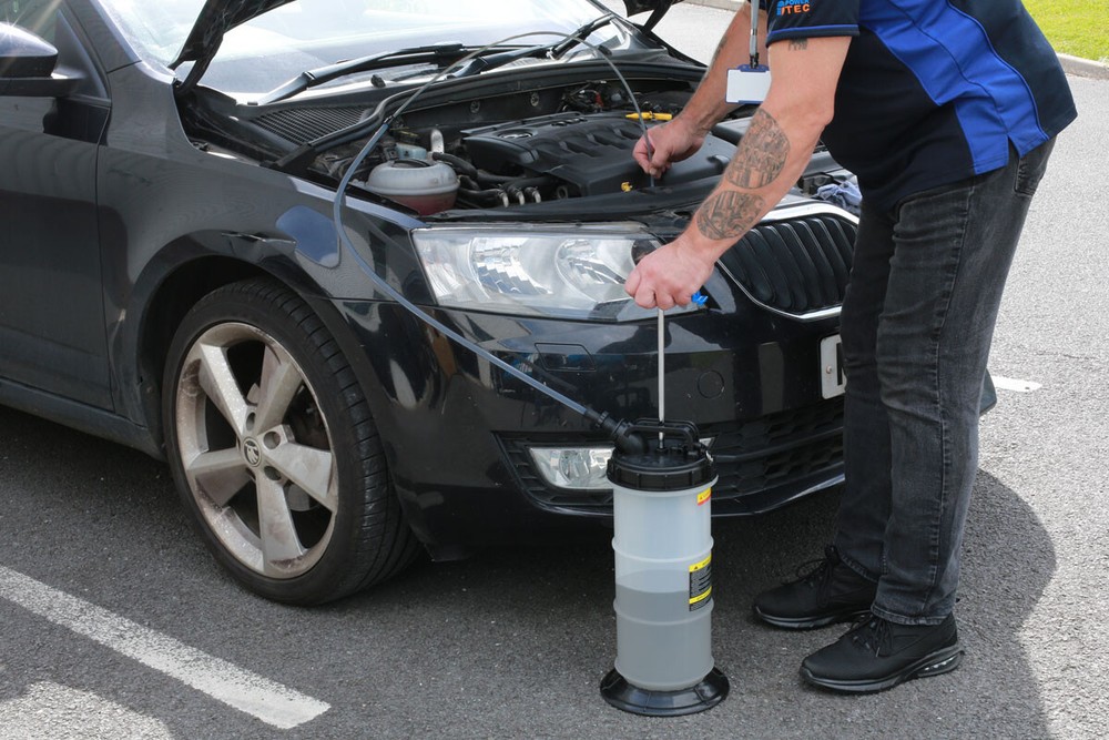 Laser Tools 9020 Manual & Pneumatic Fluid Extractor 6L & Additional Tubes