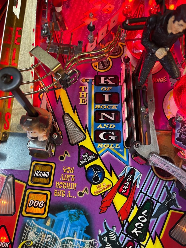 Elvis by Stern Pinball Machine - 2330