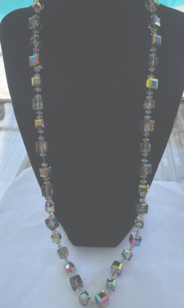 PEACOCK Cube Bead Necklace 5376