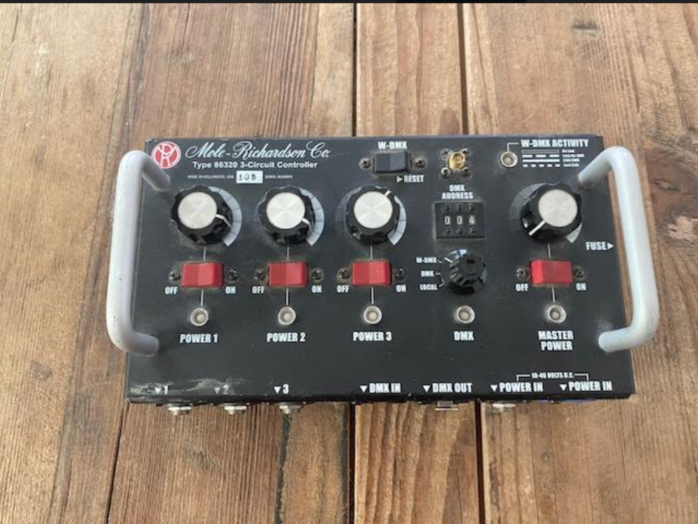 Mole Richardson Type 86320 3-Circuit Controller
