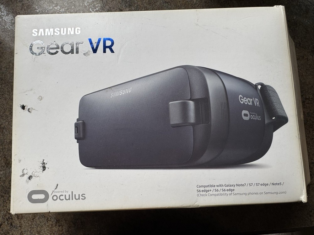Samsung Gear VR Black Virtual Reality Headset Oculus Smartphone Compatible