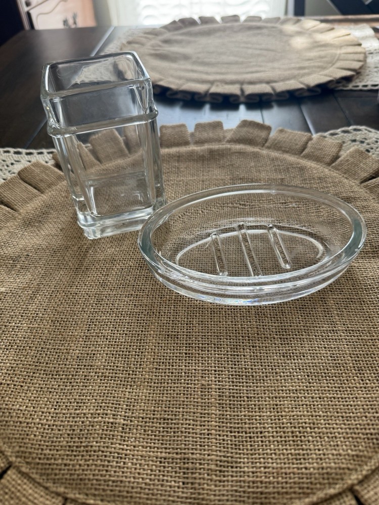 Clear glass Bathroom Set (2 Pieces)