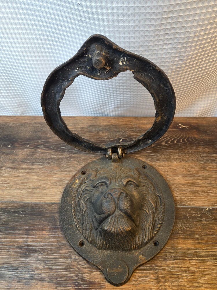 8" Cast Iron Lion Head Door Knocker
