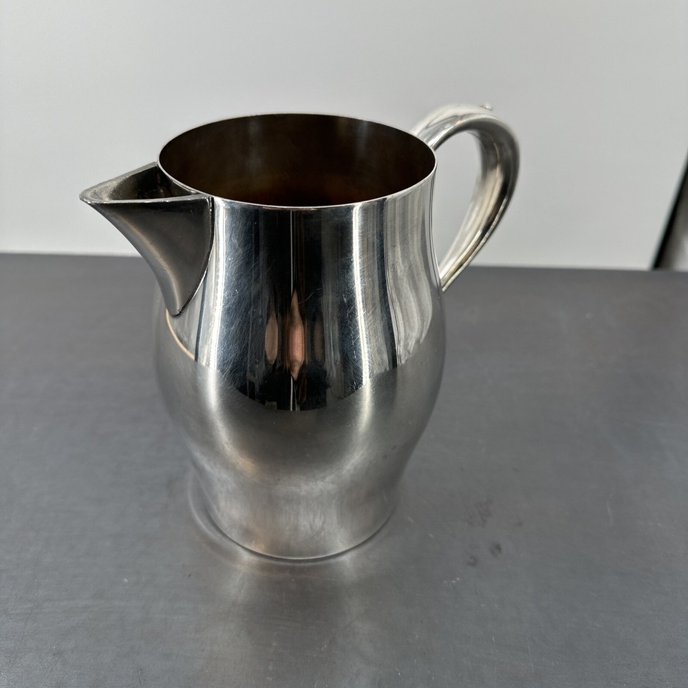 Vintage Silver Plated by Oneida Silversmiths Water Pitcher with ice lip