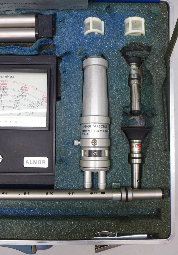 Alnor 6000-P Velometer with case and manual