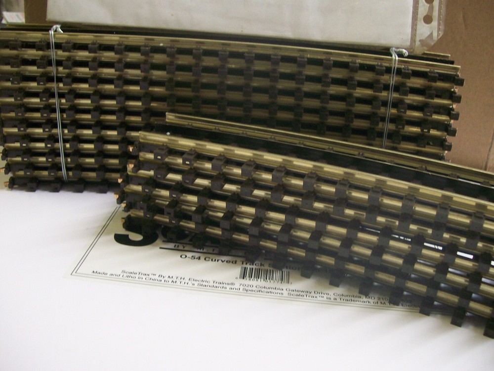 Brand New MTH # 45-1007 Complete Circle 0-54 Solid Nickel Rail ( 16 Sections )