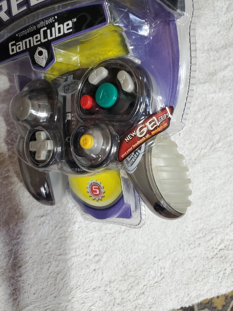 Mad Catz Nintendo GameCube 2.4GHz Wireless Mini Gamepad Controller - New
