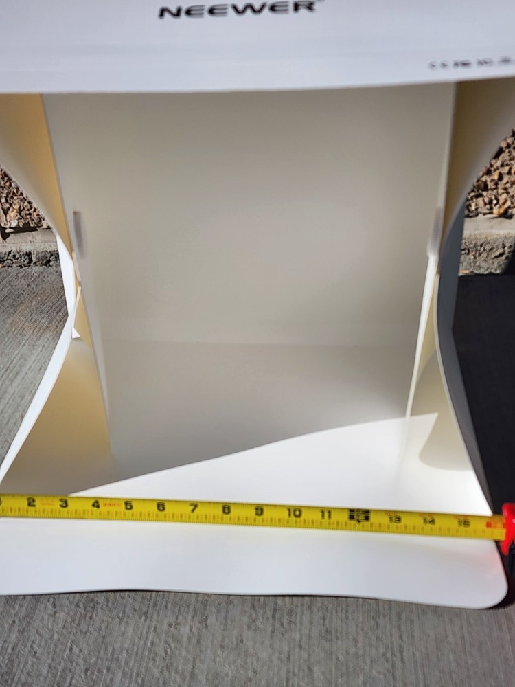 Neewer White Lightbox Collapsable with LED Strips & 4 Background Colors