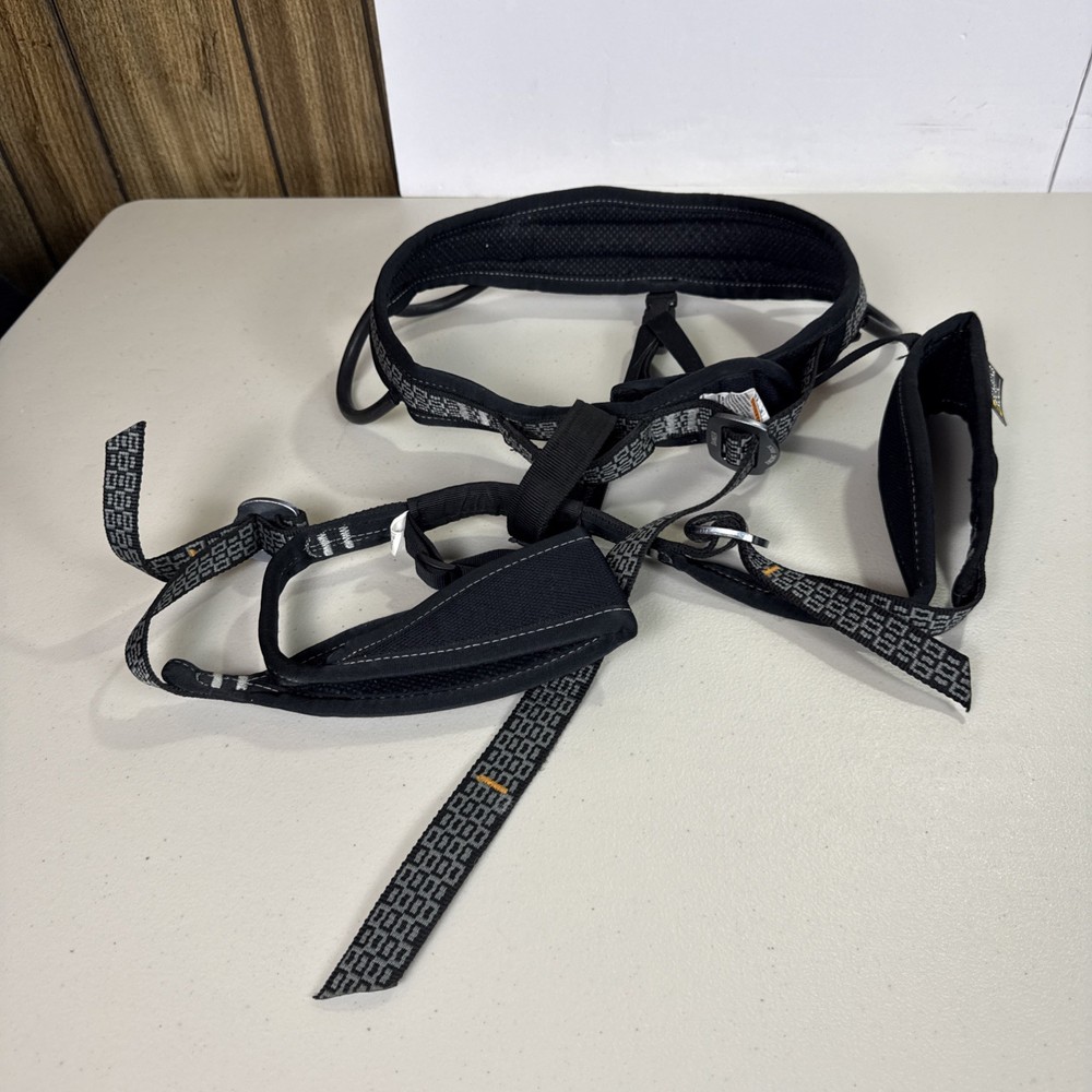 Singing Rock Zenith Size M Climbing Harness - Type C, Adjustable Gear Loops