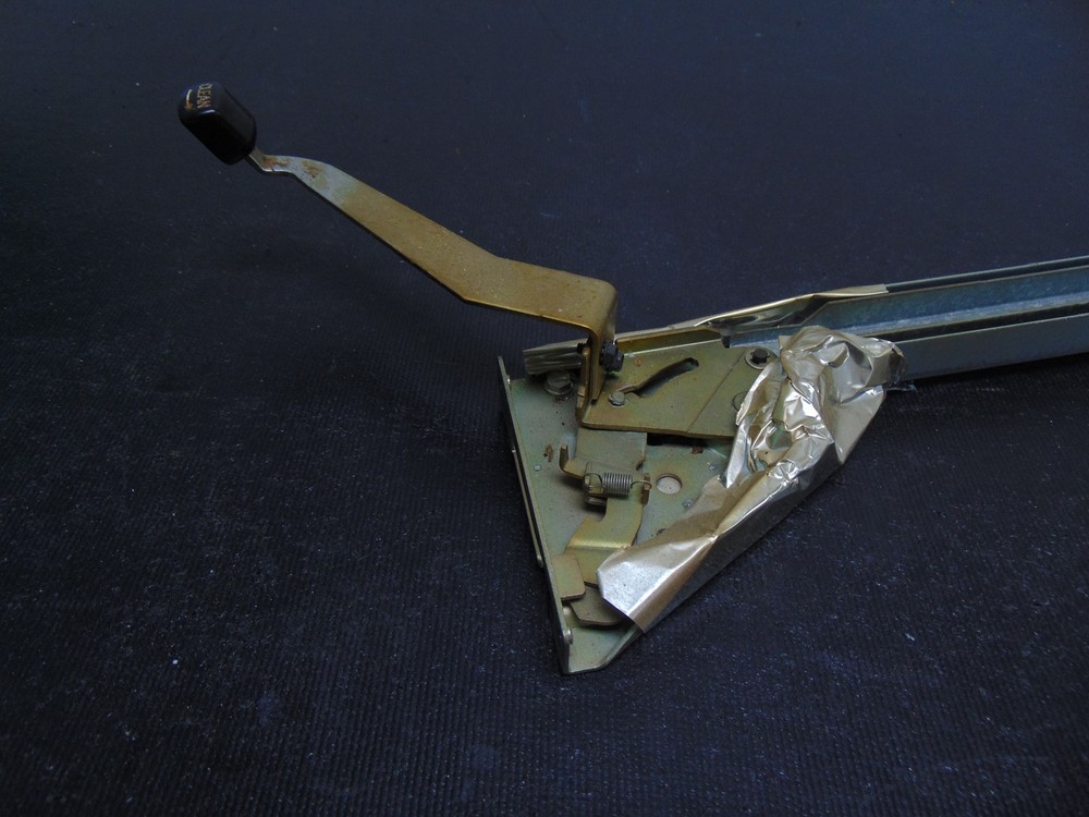 GE Range JBP24G0J4AD Latch Assembly