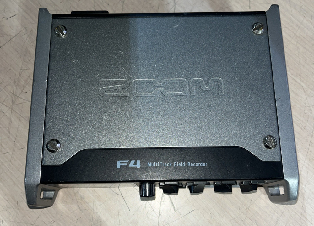 ZOOM F4 MULTITRACK FIELD RECORDER 6-INPUT 8-TRACK