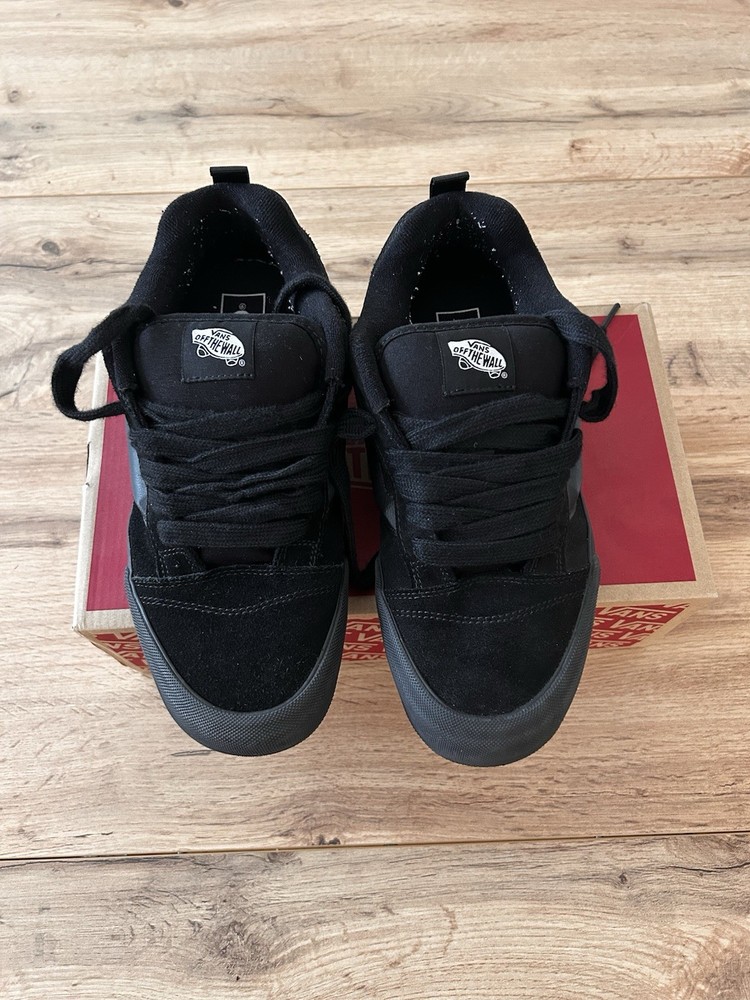 VANS Black Knuskools