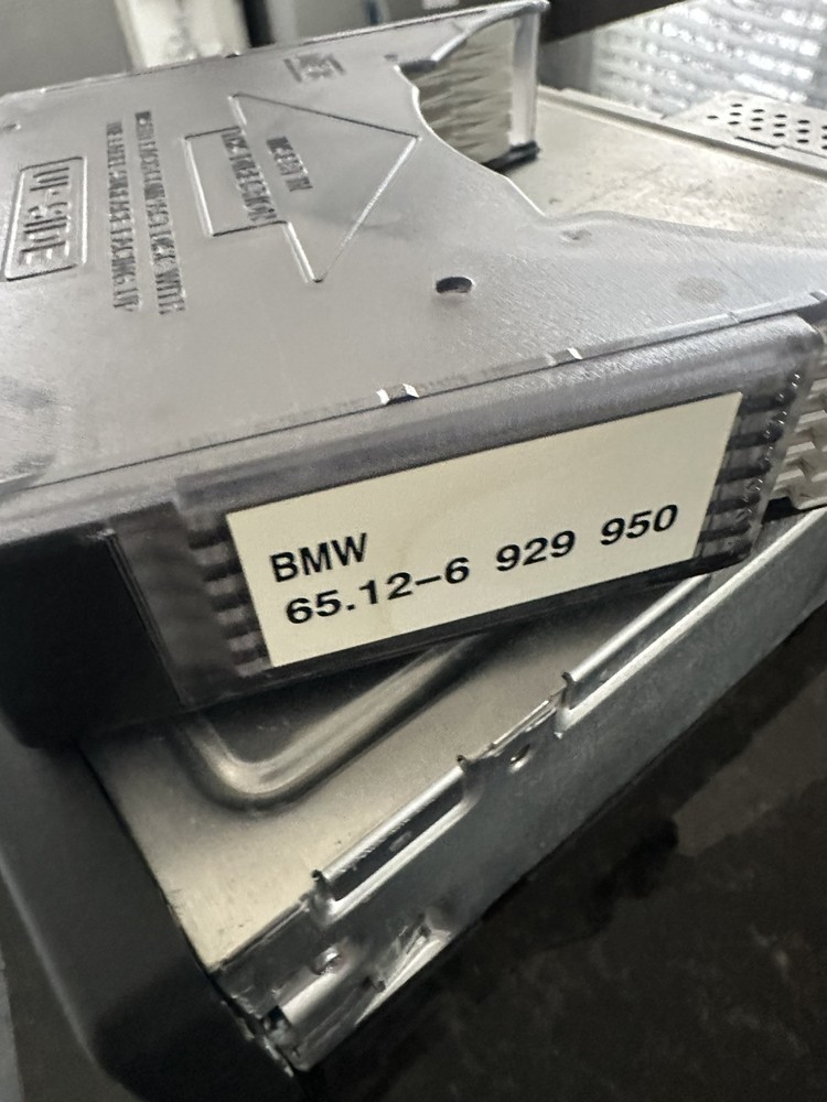 BMW E60 E61 E63 E64 CD Changer Head Unit With Cartridge 9131850