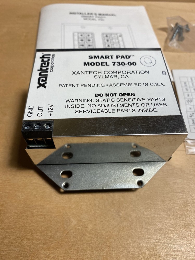 XANTECH SMART PAD MODEL 730-00 WHITE WALL MOUNTED PROGRAMMABLE IR CONTROLLER
