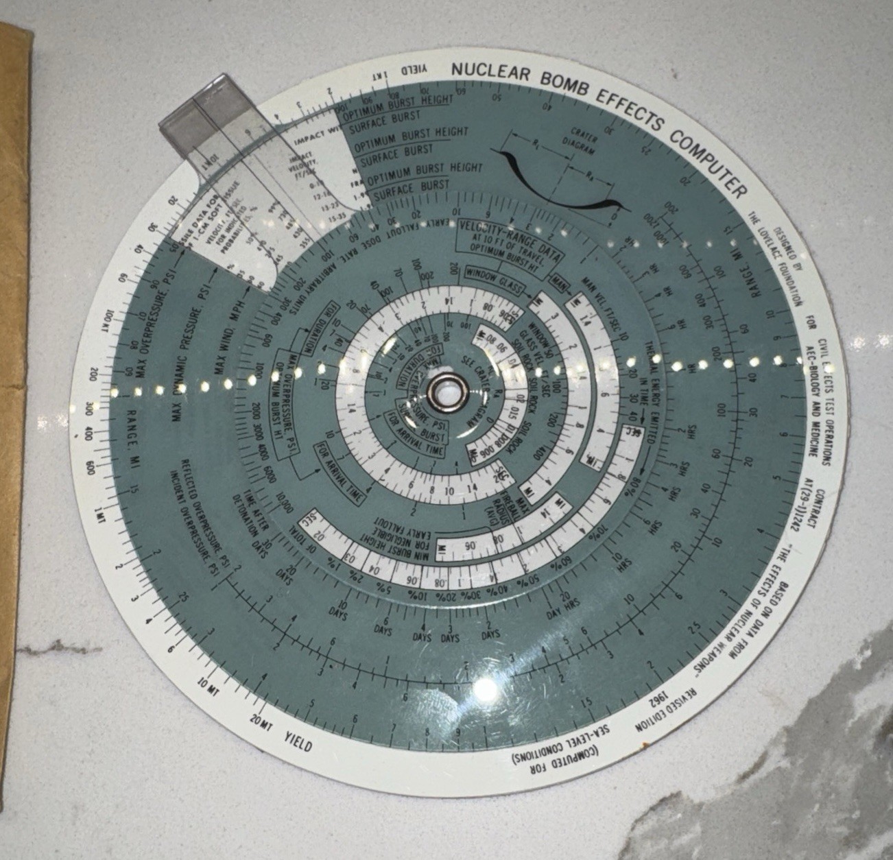 Military NUCLEAR BOMB EFFECTS COMPUTER Army US Calculator Slide Rule plastic