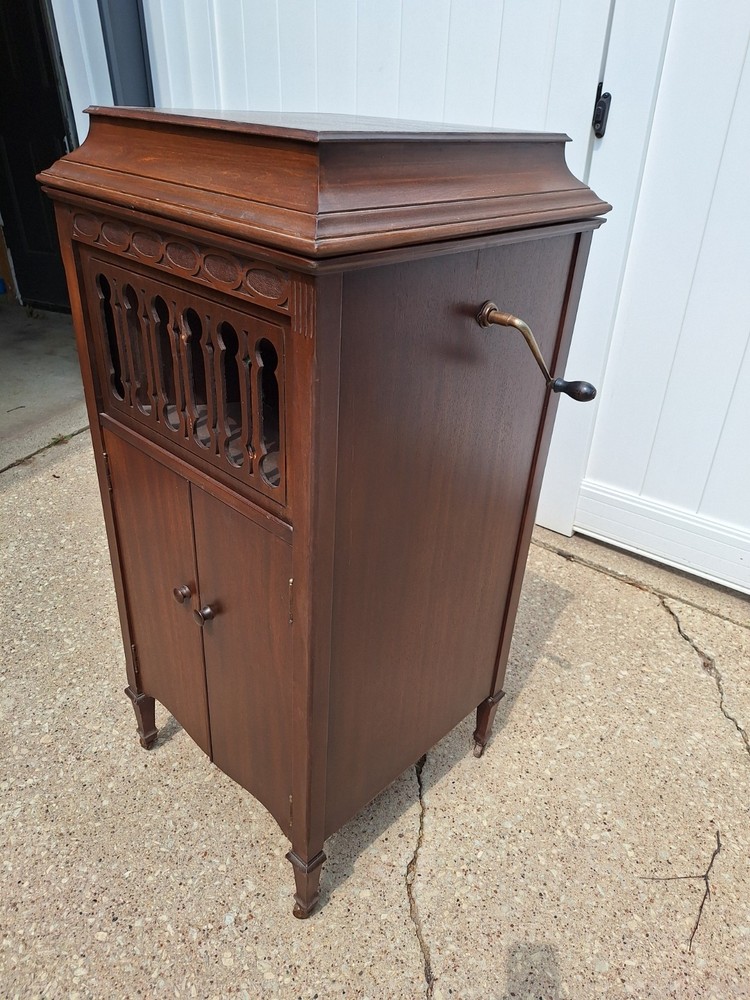 Pathe vintage phonograph record player 