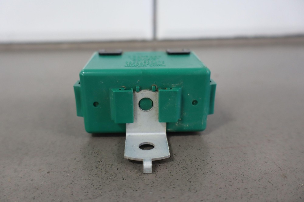 2005 Lexus GX470 Trailer Brake Control Module W/Rear Plug & Harness