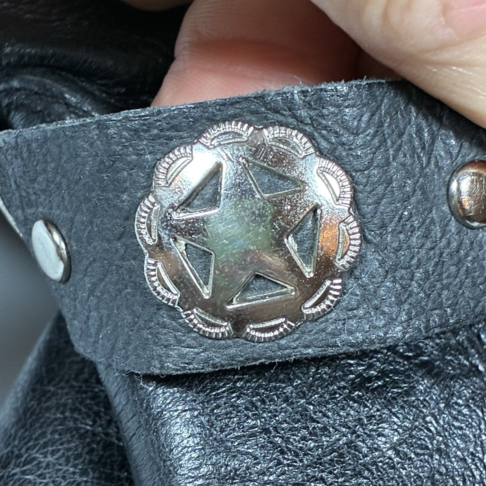 Dingo Wmn 8.5 Olivia DI 522 Pigskin Leather Boot Silver Tone Concho Strap Black