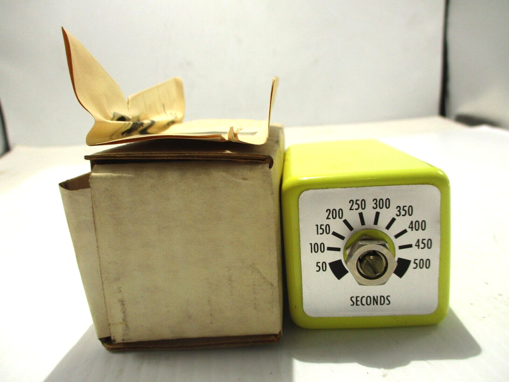 NEW MACROMATIC SS21622-EJS TIMING TIME DELAY RELAY 50-500 SEC.