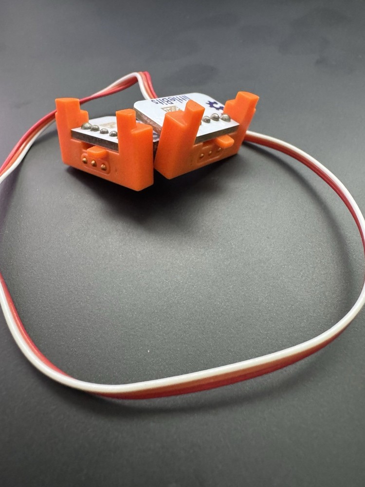 littleBits STEM Kit Replacement: w1 Wire Connector Module - UNTESTED