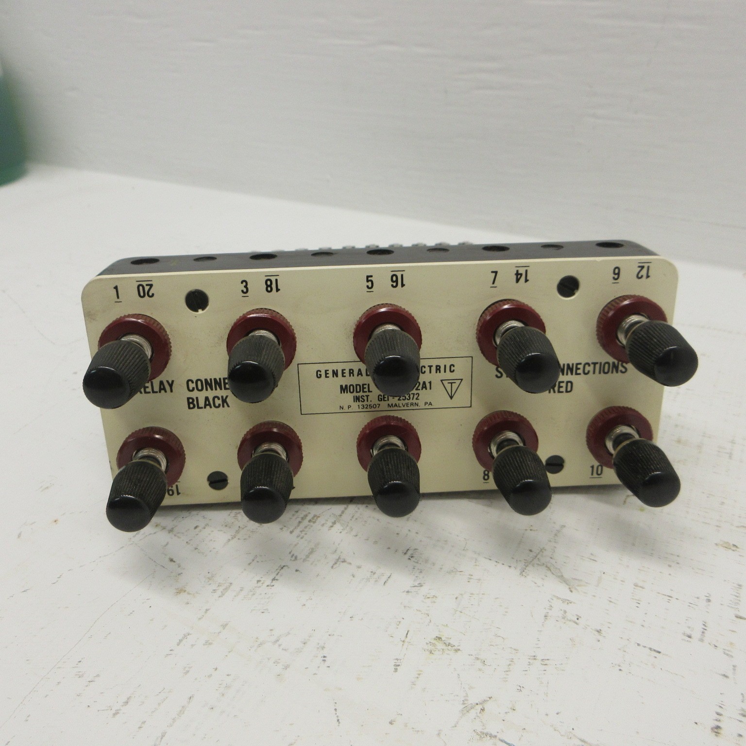 General Electric GE 12XLA12A1 Relay Connection Test Plug Drawouts/Relays/Meters