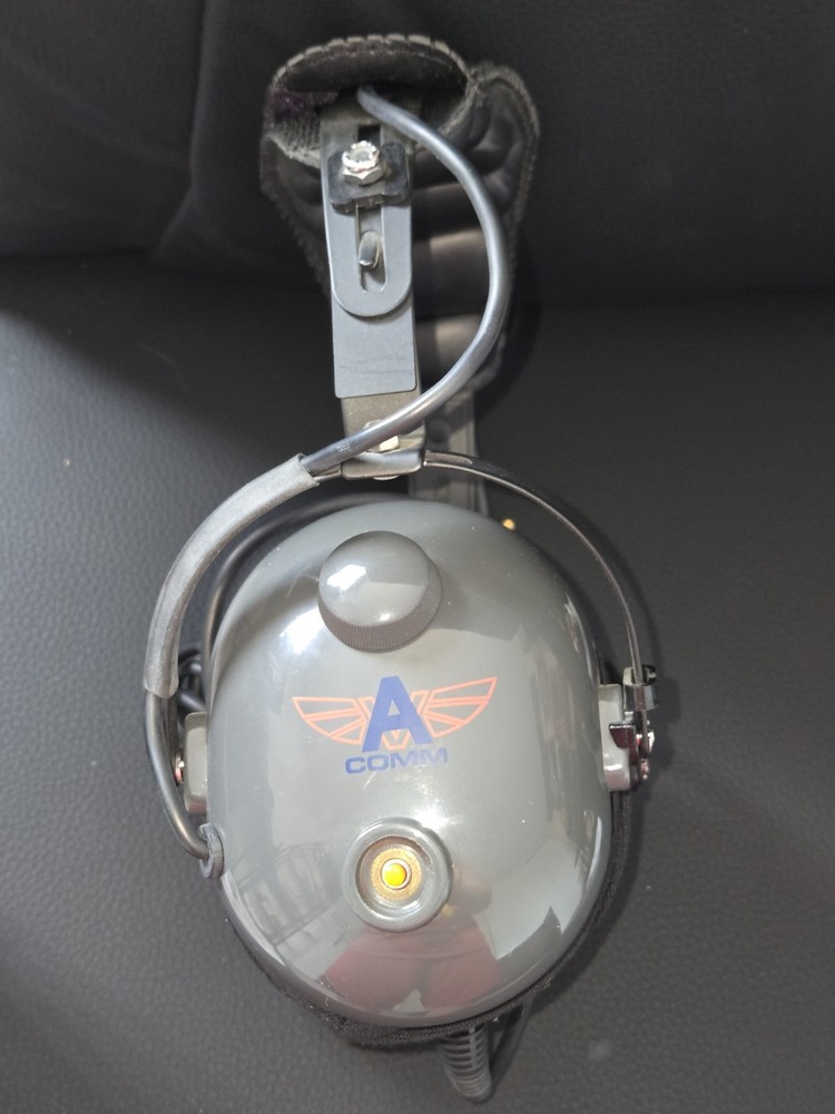 Avcomm AC-800S Headset - Dual Plug - Aviation Communications Inc.