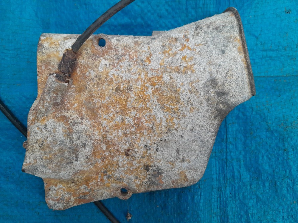 Honda CL250 front sprocket cover