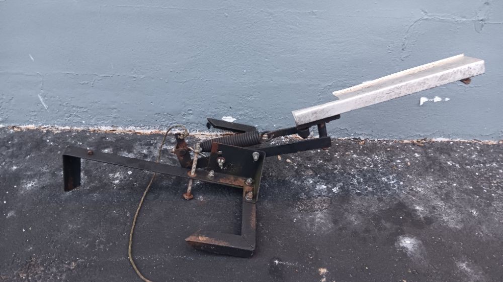 UNBRANDED SKEET THROWER