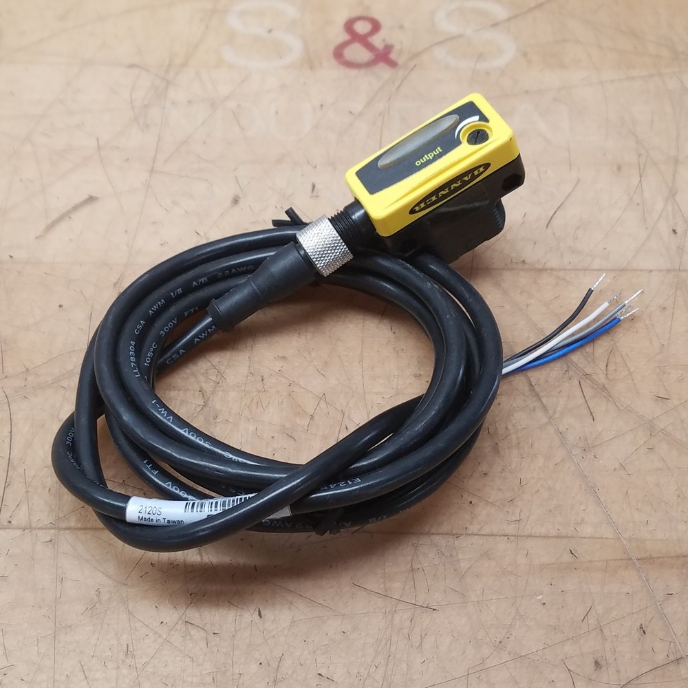 Banner QS30LVQ Long-Range Proximity Sensor, 12m Range, 10-30VDC, W/ ~6' Cable