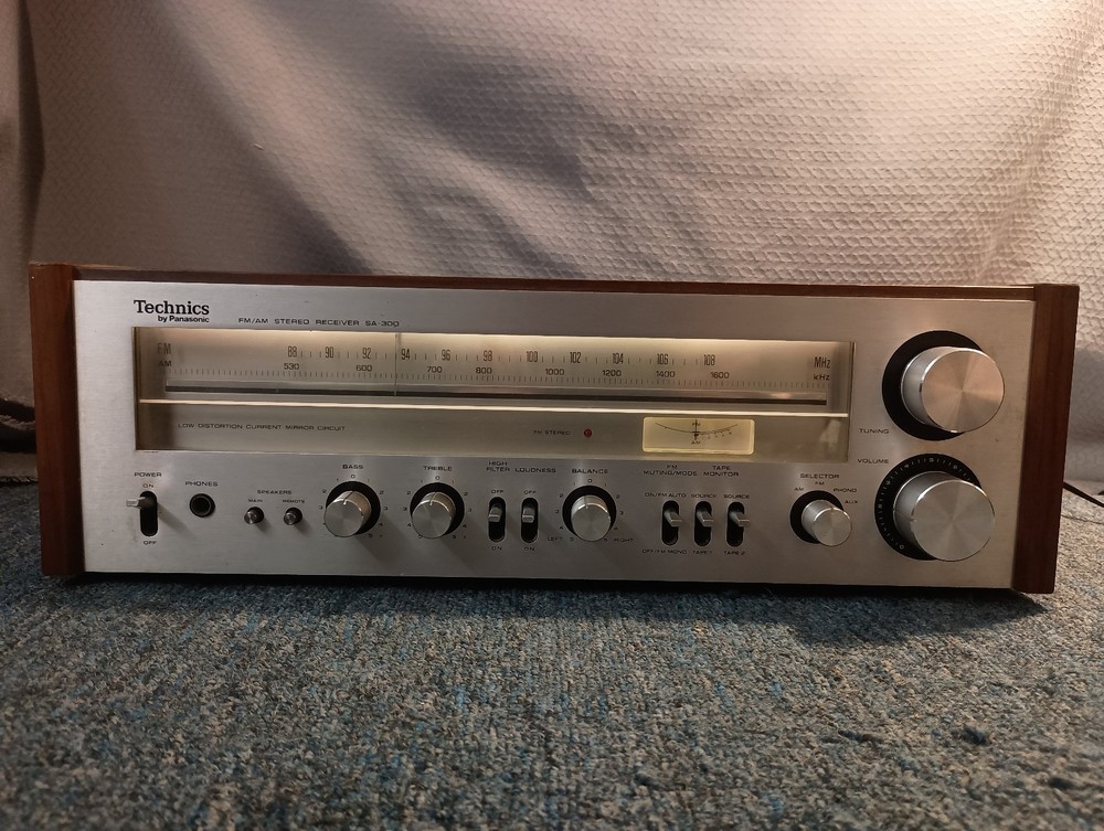 Technics SA-300 FM/AM Stereo Receiver (Pro Serviced + Modded)