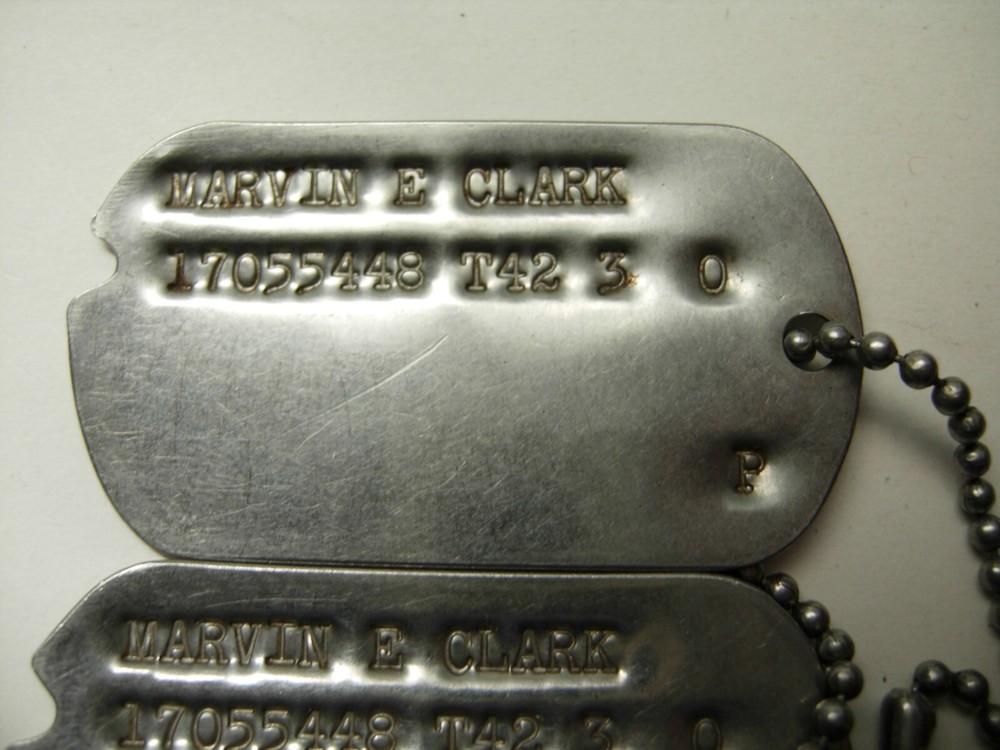 WW2 US Army Dog Tag Pair - Marvin E Clark 17055448 T42-3 XB