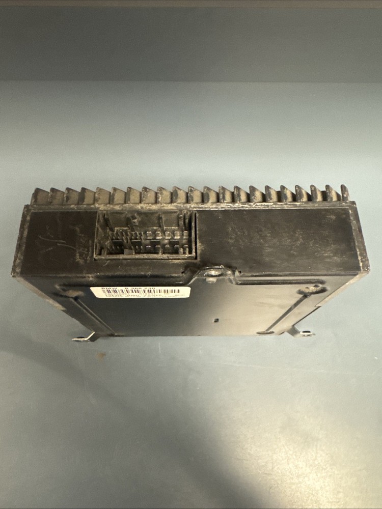 1999 2000 2001 BMW E46 328i AUDIO AMPLIFIER ASSEMBLY LEAR HIFI 8368230