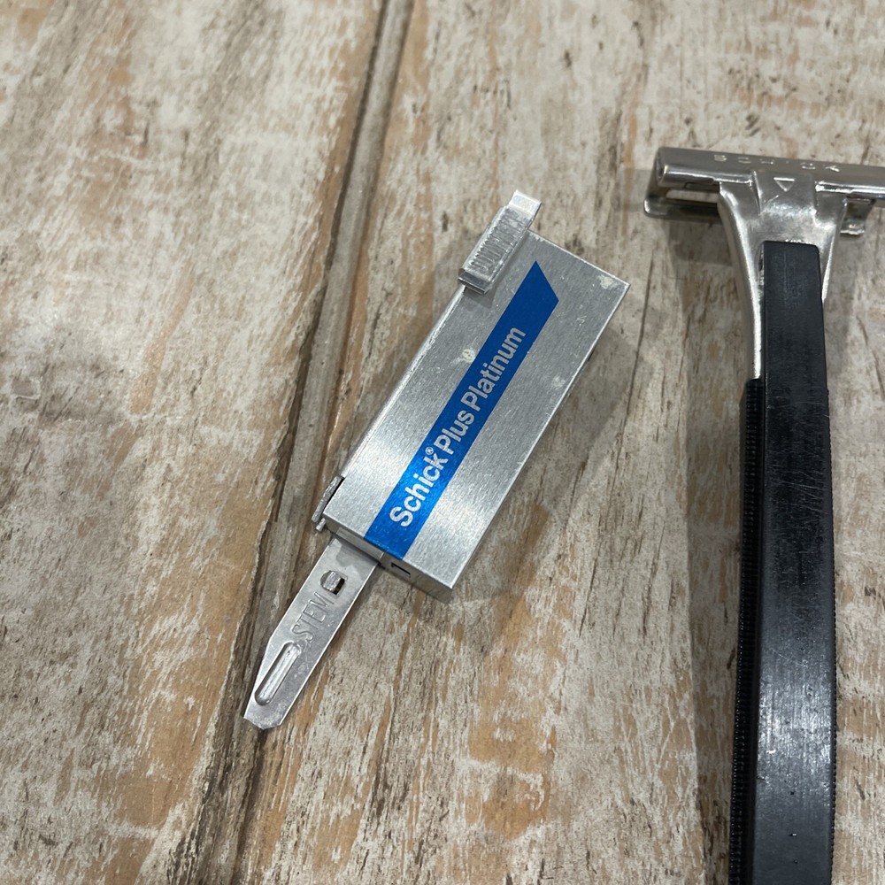 SCHICK Long Black Handle Injector Safety Razor