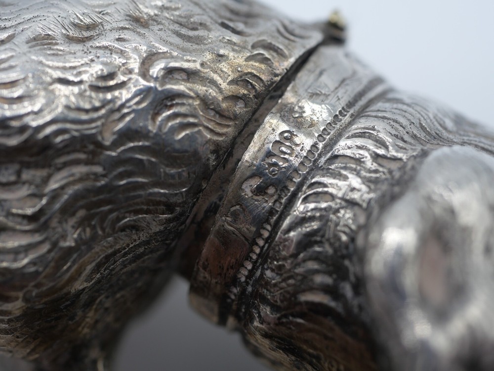 RARE SOLID SILVER NATURAL DOG FIGURE BOX FIGURINE