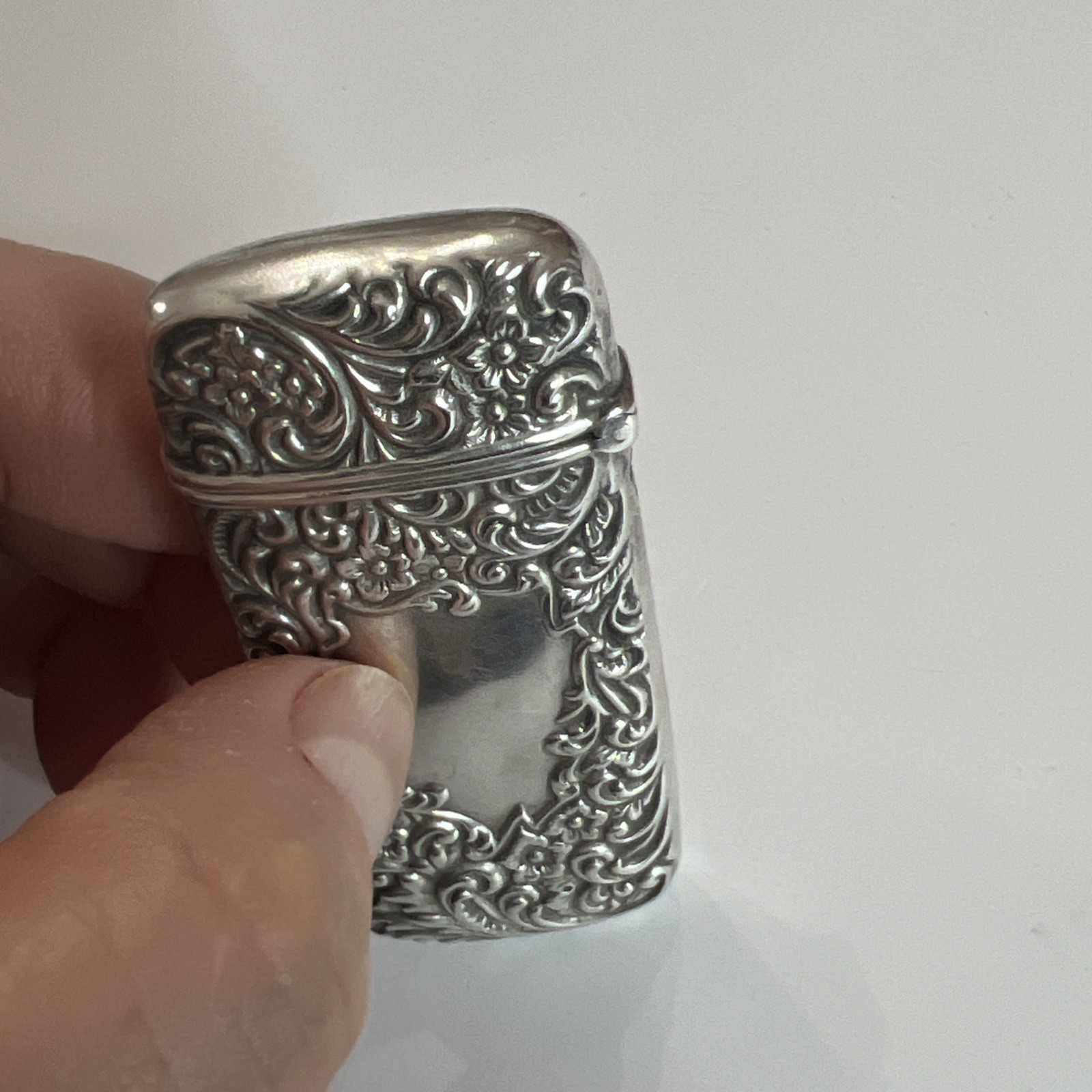 Antique Sterling Silver Ornate Floral Motif Match Safe Vesta Case HAS MONO