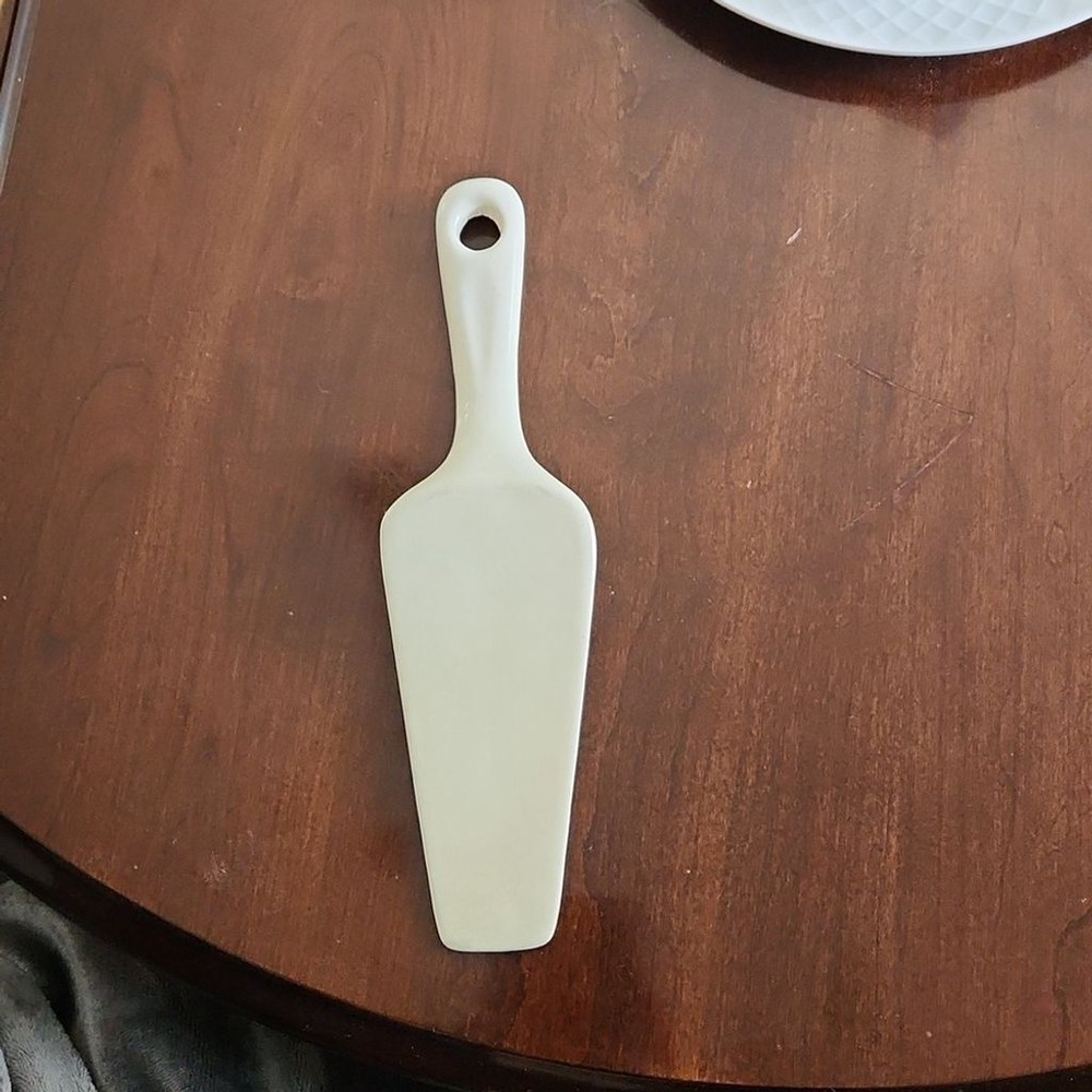 Vintage Cake Server with flowers