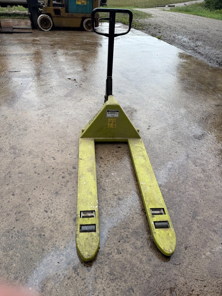 Used Clark Pallet Jack, 2500 KG Load Capacity