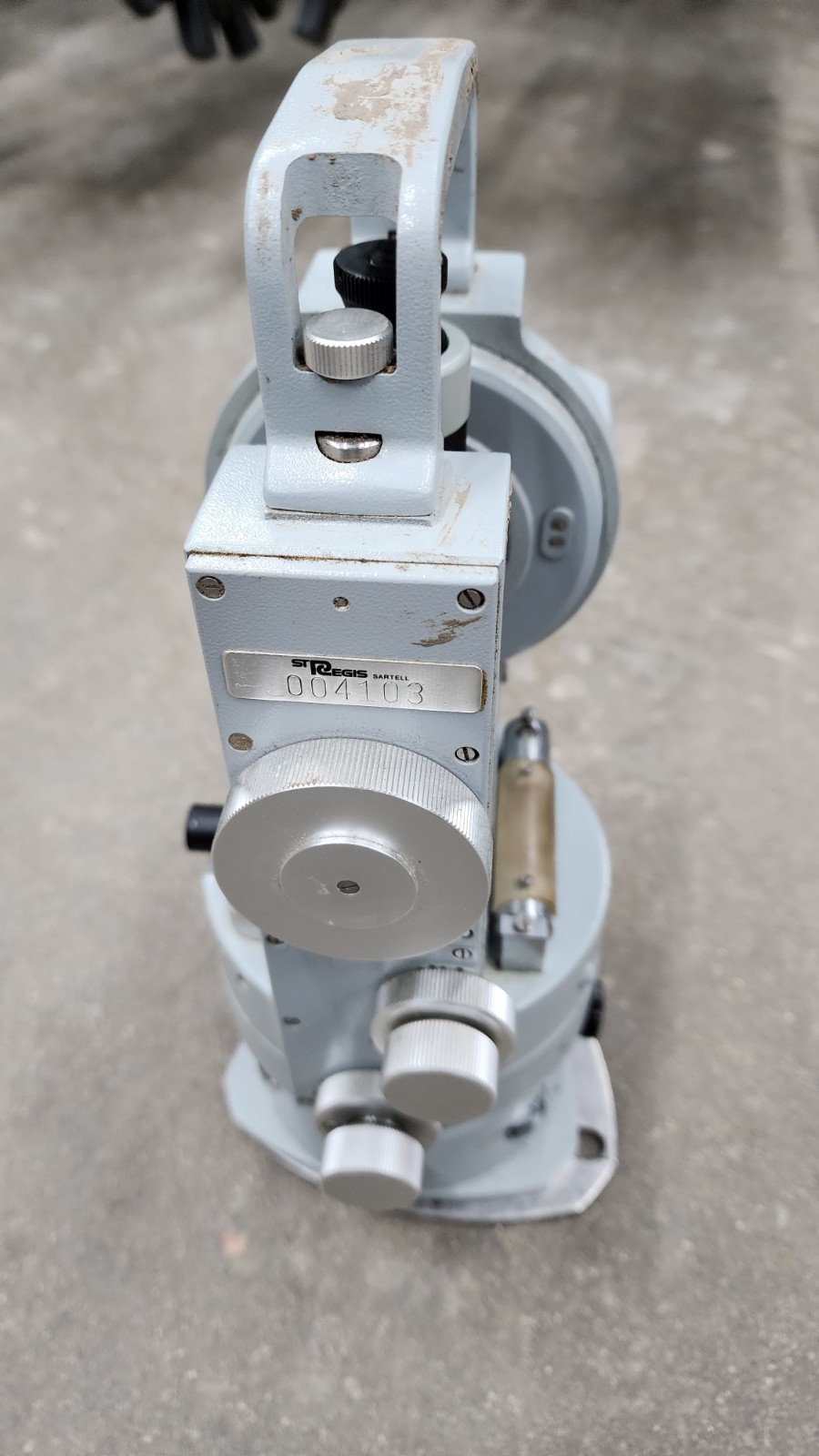 Zeiss Th2 Transit Theodolite 121360 West Germany with Carrying Case