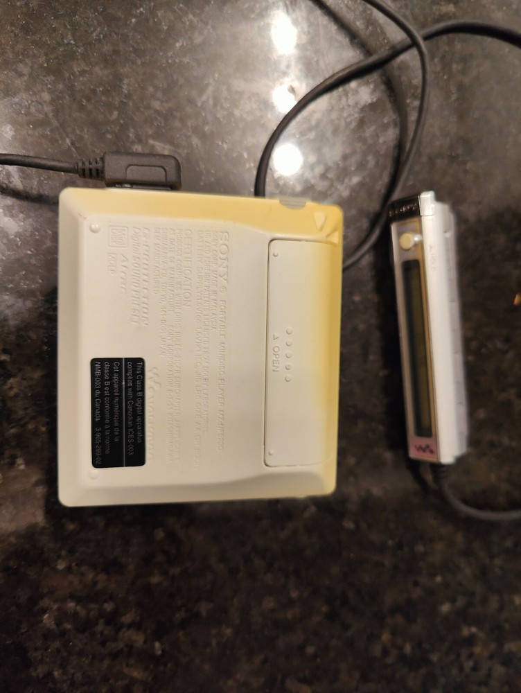 Sony MZ-NF520D
