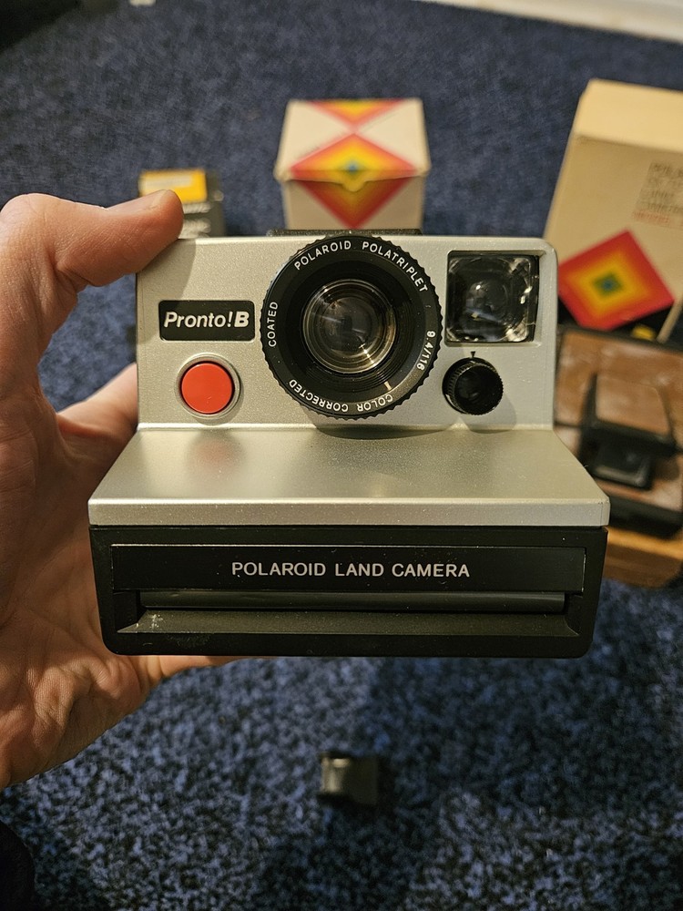 Polaroid SX-70 Land Camera Model 3 & Polaroid Pronto! B Untested