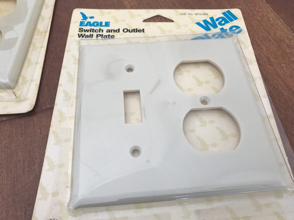 5 PACK DUPLEX OUTLET + TOGGLE SWITCH WALL PLATE BAKELITE SMOOTH IVORY VTG NOS