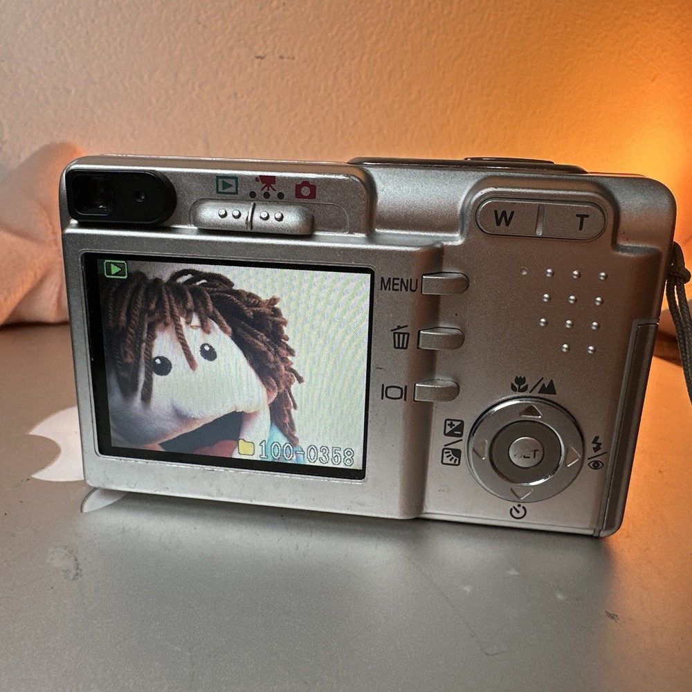 Minolta Digital Camera Dimage E40 4.0MP Silver Tested