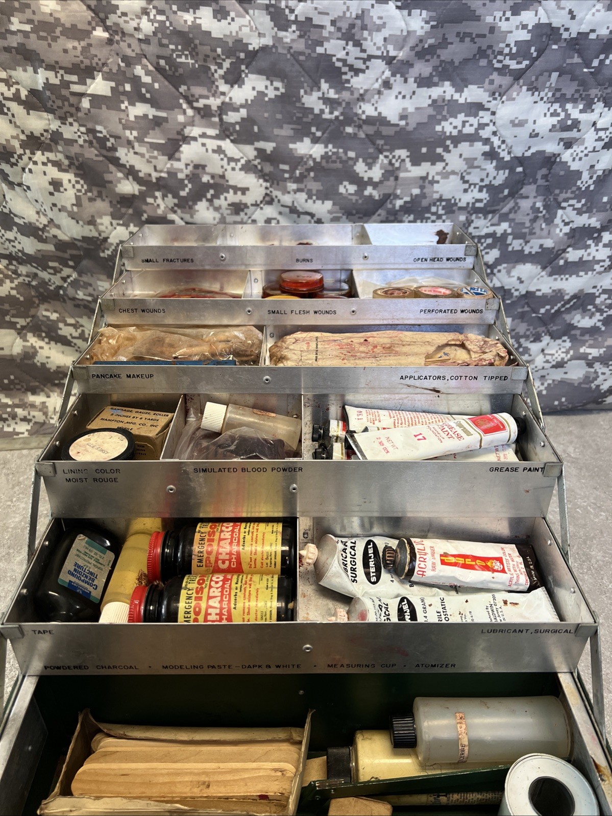 US ARMY Medical Service Casualty Simulation Kit Gentronics 1978 Training D-19