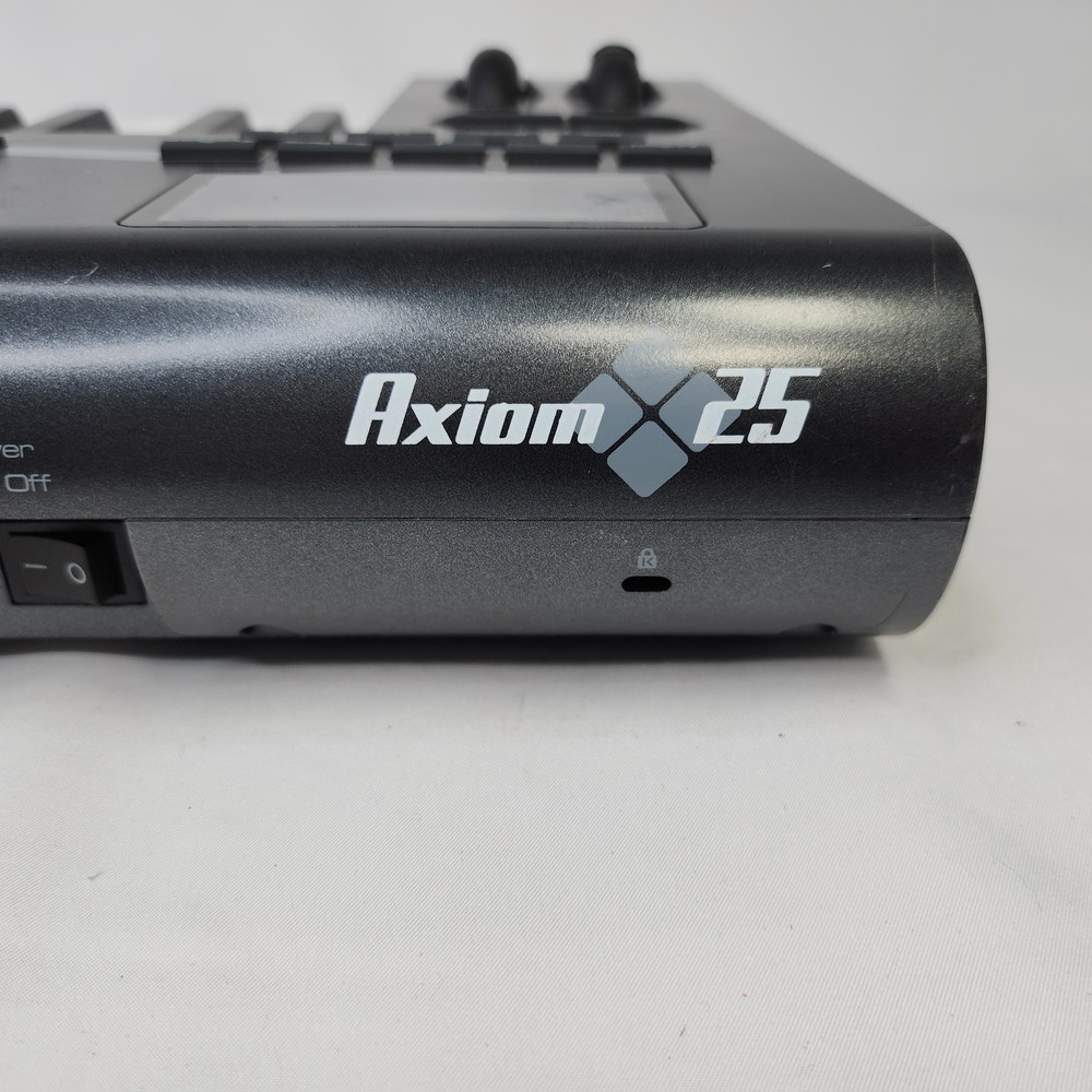 M-Audio Axiom 25 MIDI Keyboard Controller 25 Key USB Semi Weighted 8 Pads Knobs